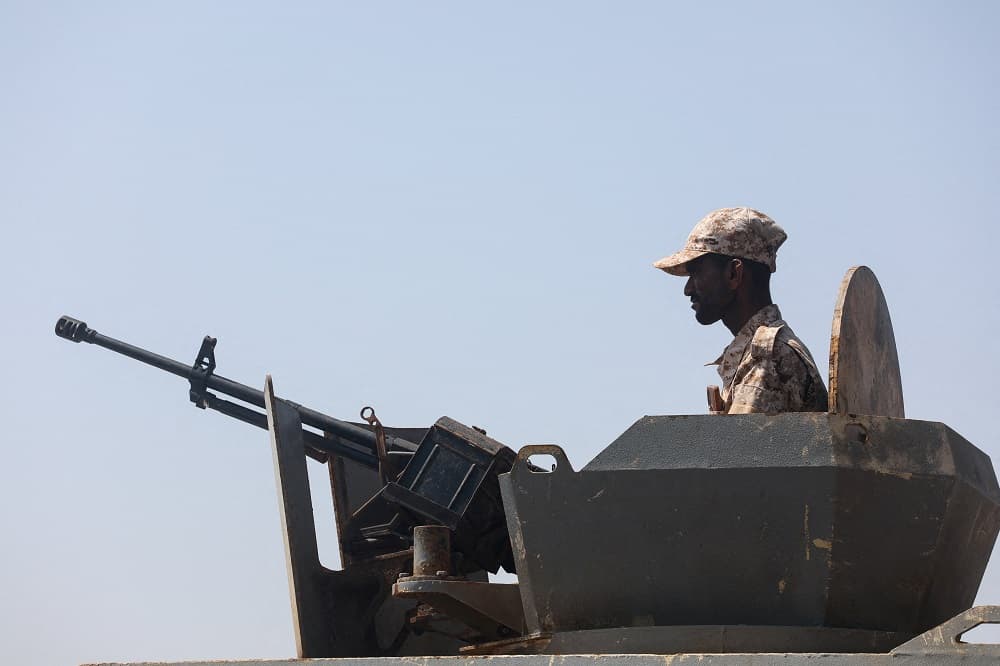 Houthi attacks kill at least 30 Yemeni government troops
