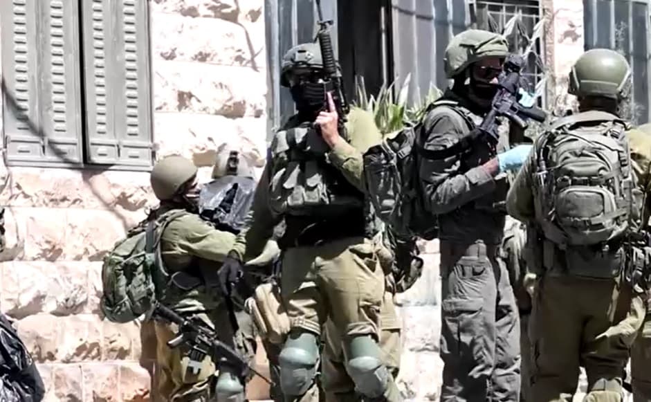 Israeli forces raid West Bank town of Anata: Residents