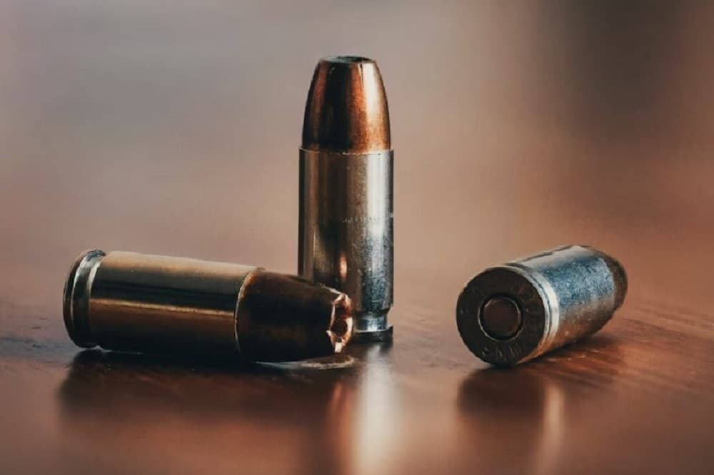 Woman shot dead in a suspected robbery in Thembisa