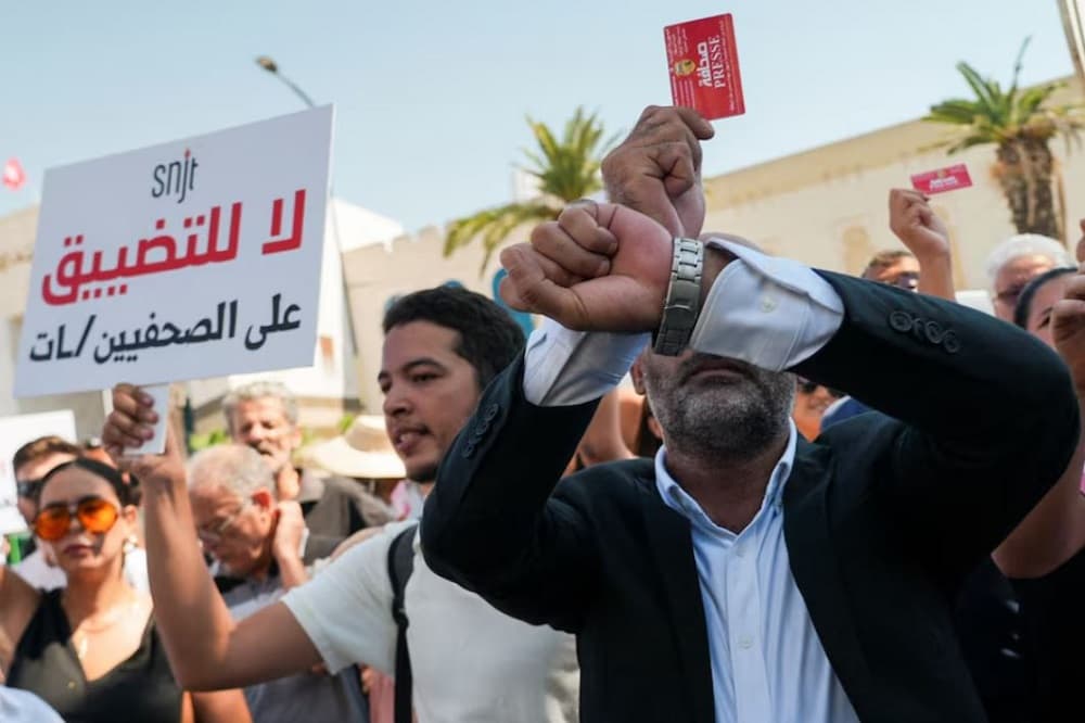 Tunisian journalists protest over media crackdown