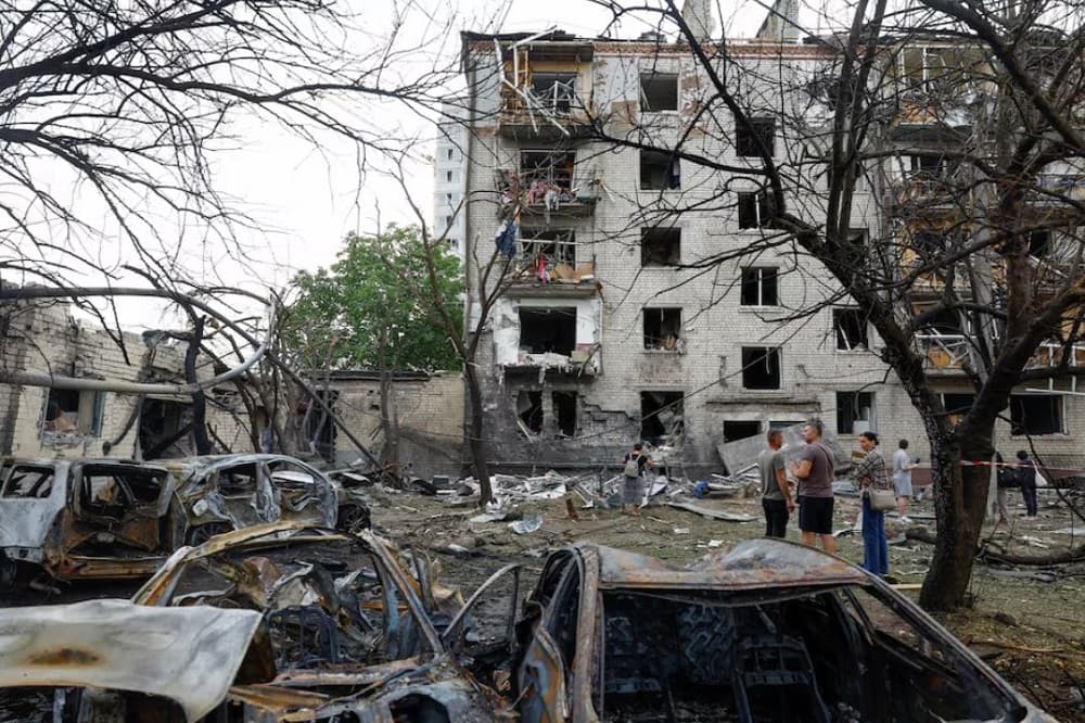 Russian air attacks kill 12 in Kyiv region, on sixth day of strikes