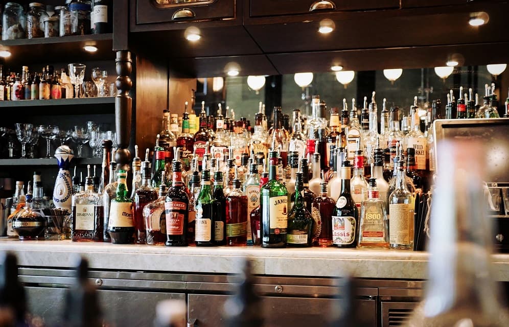 Summit calls for tighter measures to curb excessive drinking