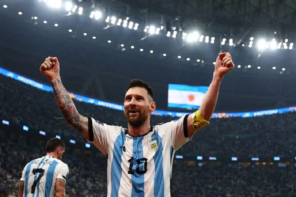Messi signs off in tears after one last Argentina master class