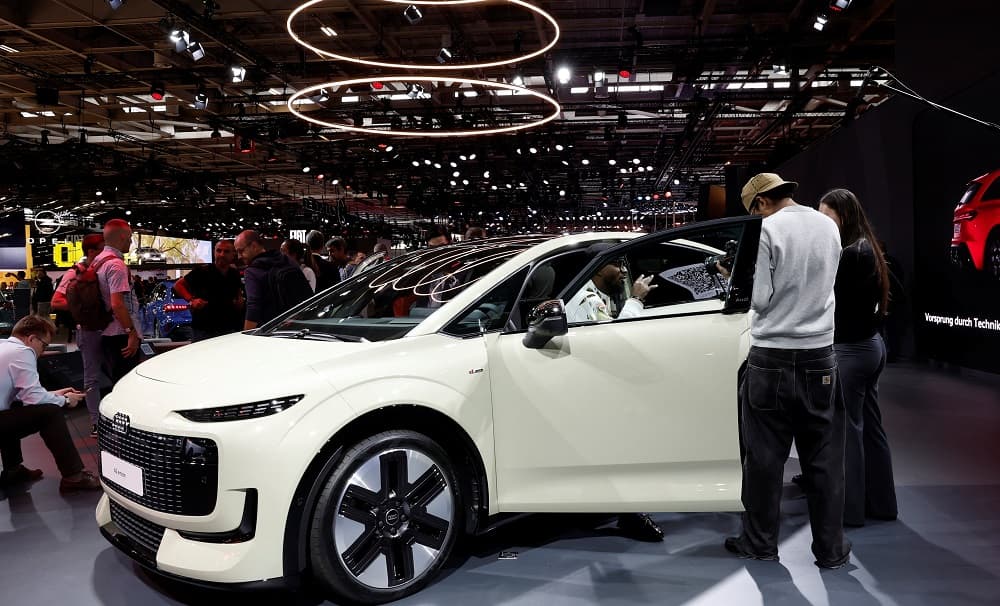 Model blitz at Paris motor show as Europe-China rivalry heats up