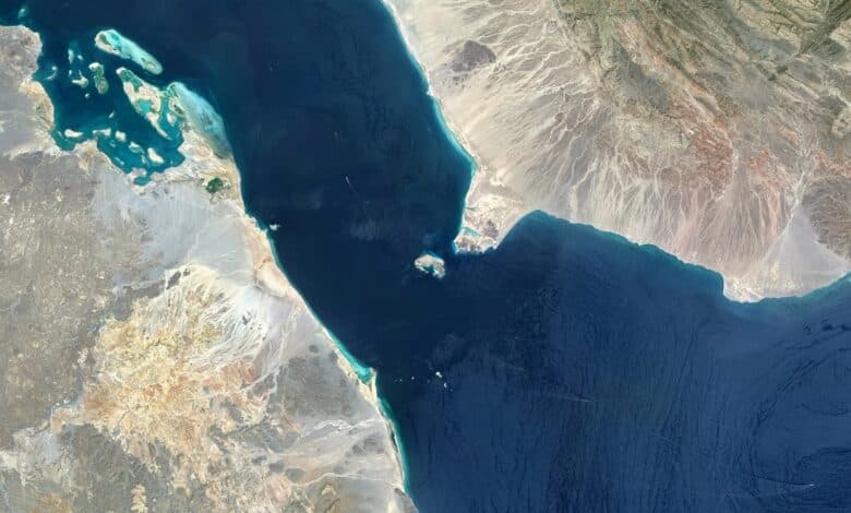 Huthi blockade threat raises risk of dual energy chokepoint crisis, Kpler says