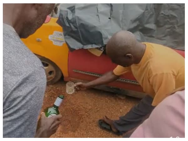Taxi driver shot dead in his car at Kotwi-Nkoransa