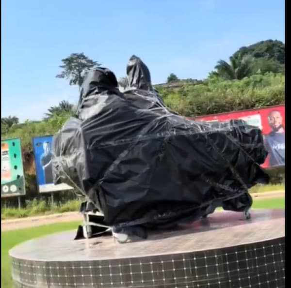 Watch as mystery statue awaits unveiling Effia Nkwanta where Akufo-Addo's monument was destroyed