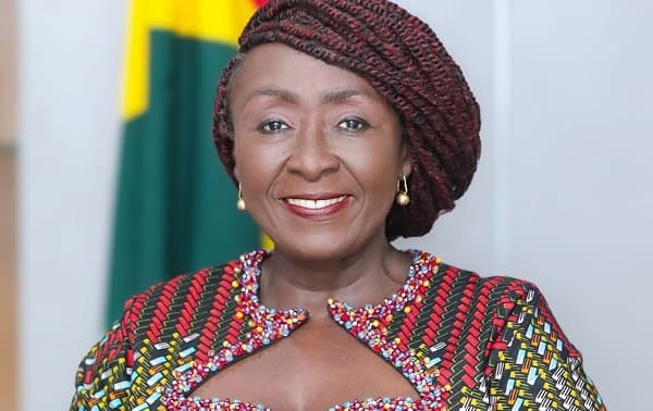 Ketu South floods: MP engages victims, assesses impact