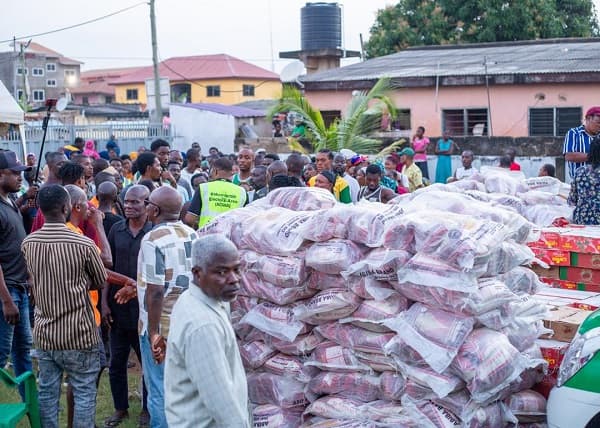 Alhaji Seidu Agongo donates to flood victims