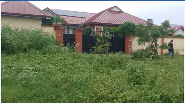 Weeds take over Judicial Service bungalow at Wenchi