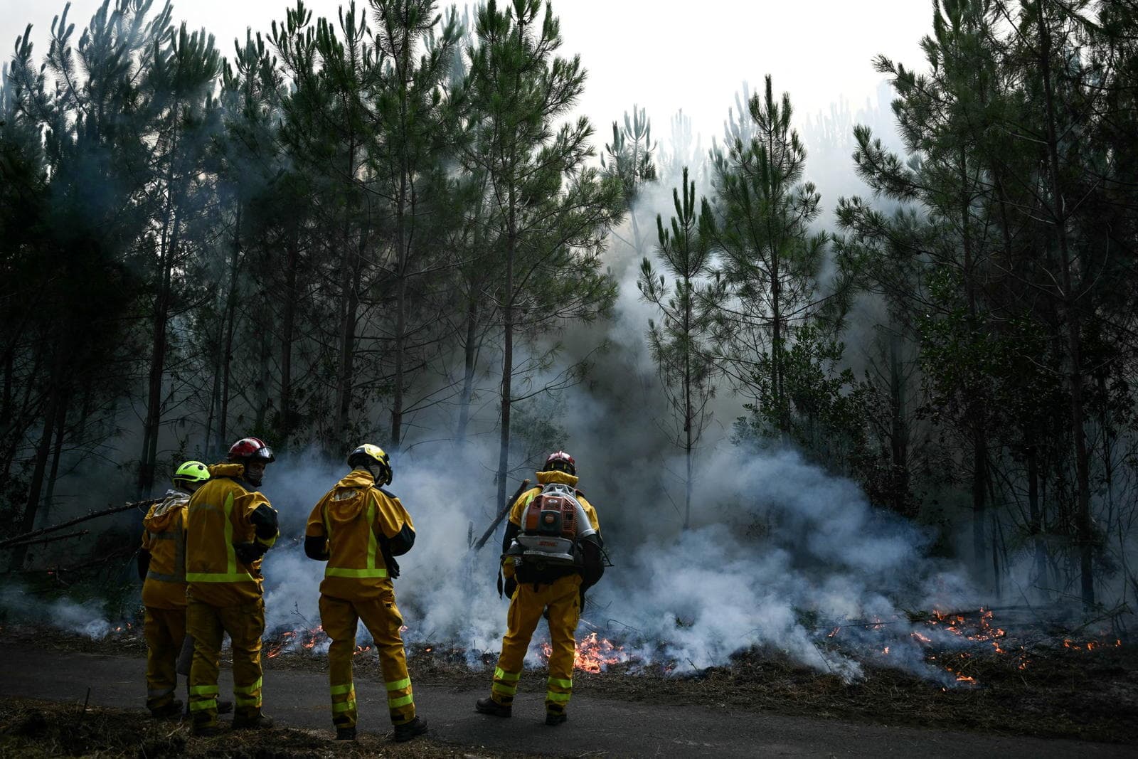 George and Amal Clooney flee French home due to wildfire