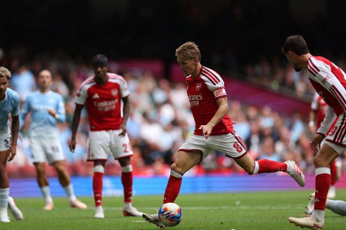 Arsenal extend perfect Premier League start as Chelsea, Liverpool draw