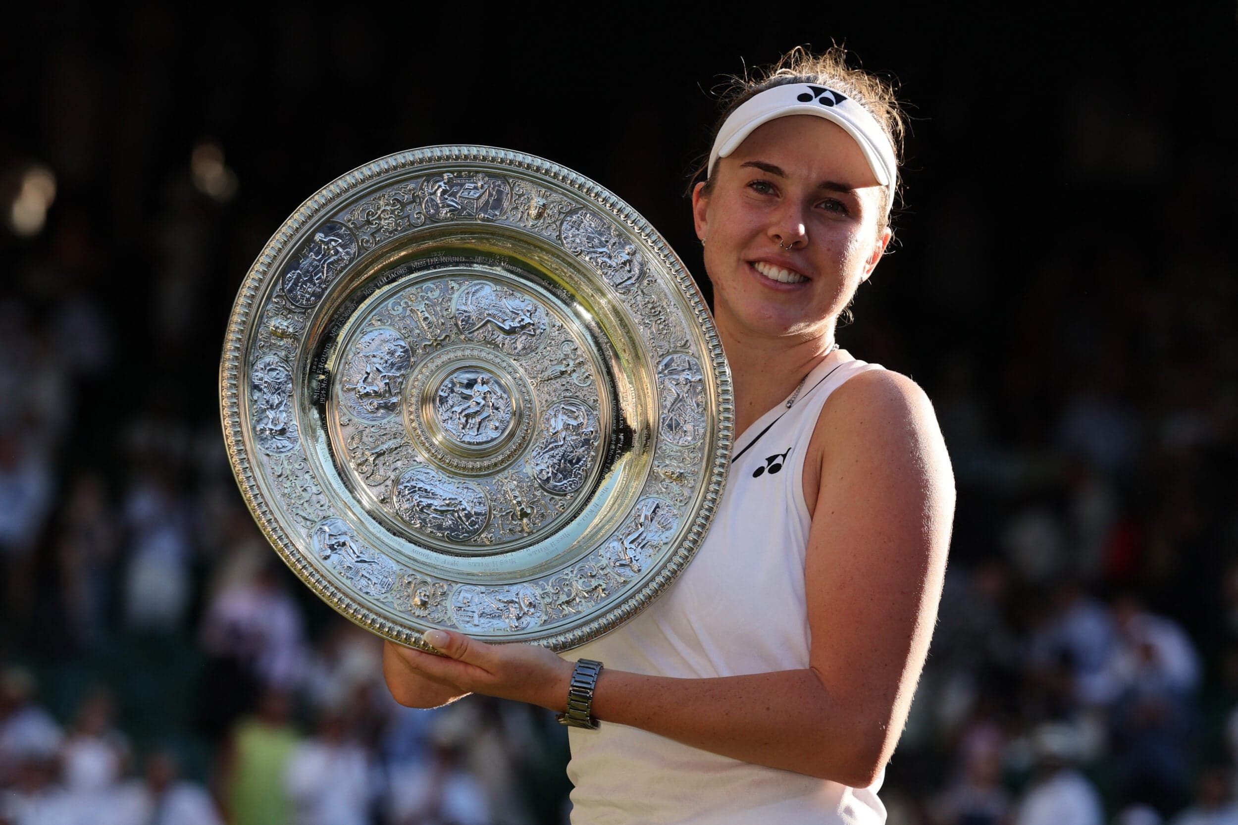 Noskova survives tearful meltdown to win first Wimbledon title