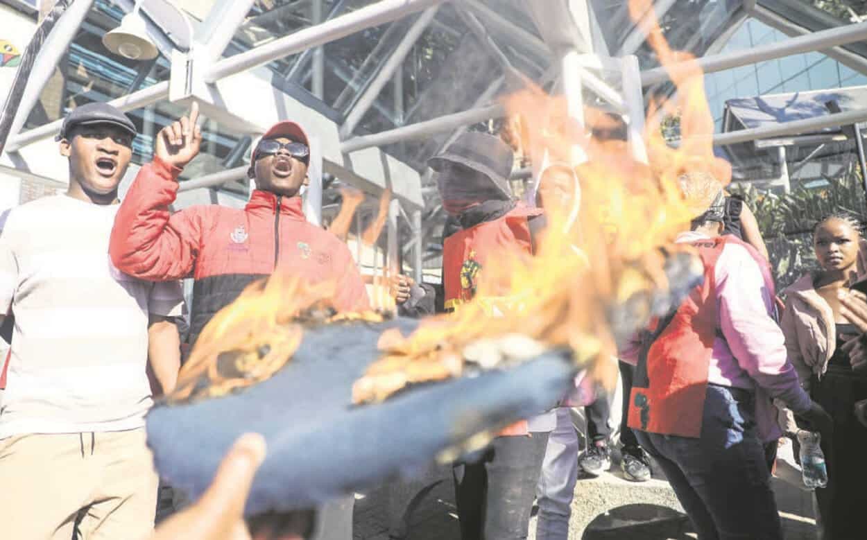 Nsfas a complete mess as 32 000 students miss meal allowances