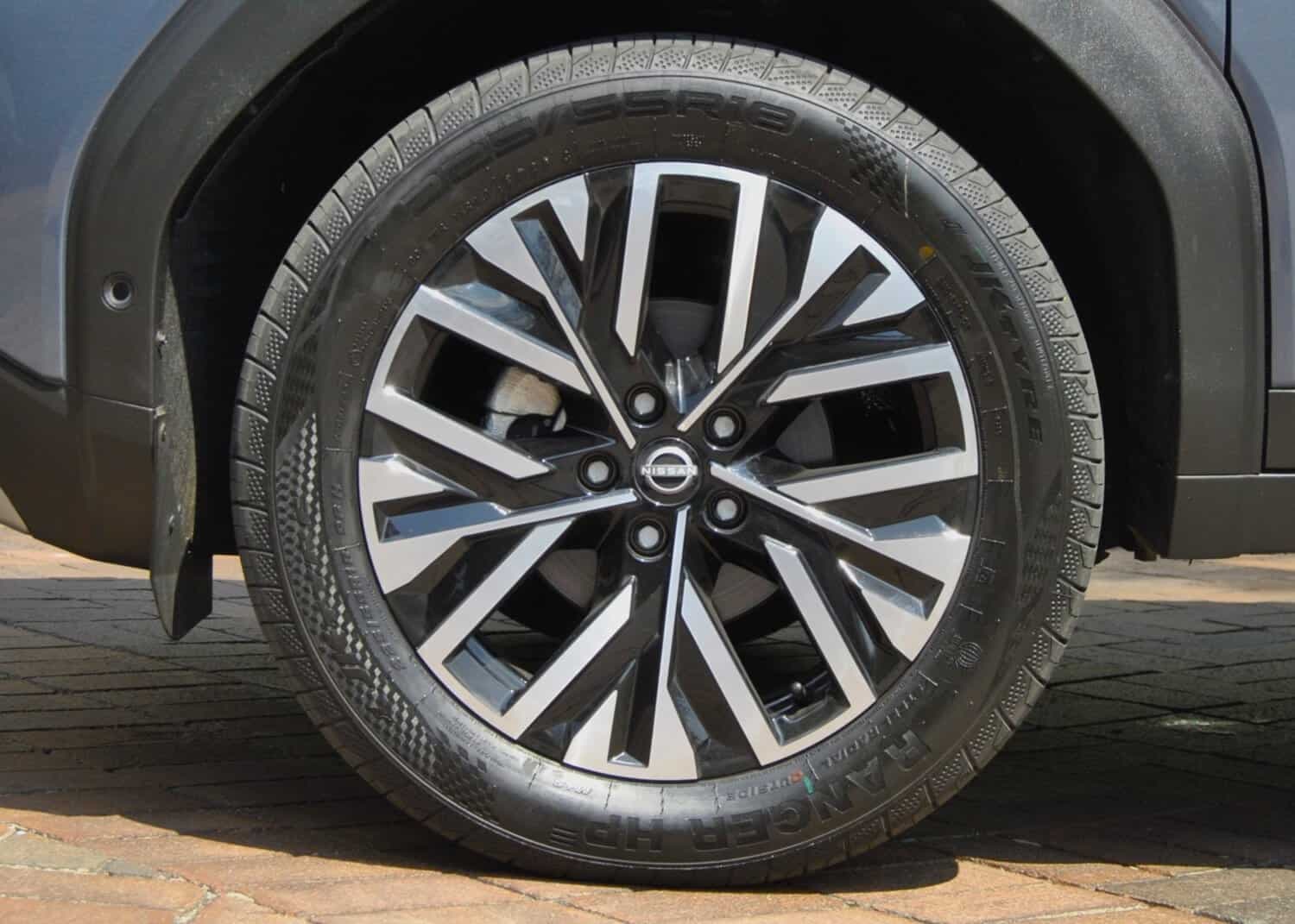 Three-row Nissan Tekton edges closer to reality in new spy images