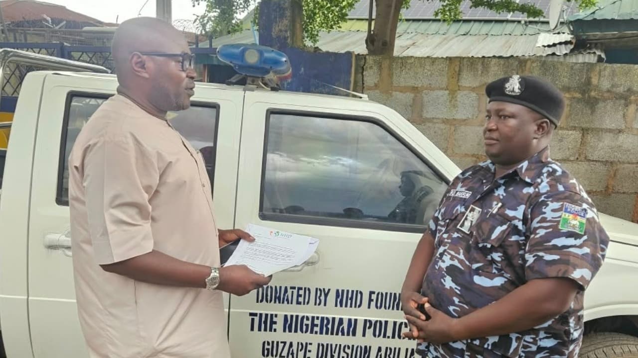 Foundation donates patrol vehicle, money to Abuja police division