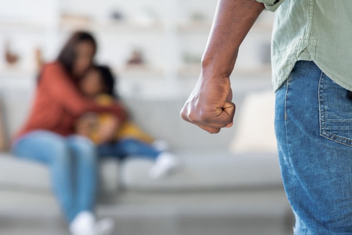 How domestic violence hurts children Children may not throw the punches, but witnessing violence between parents will leave them scarred. Gender Just now