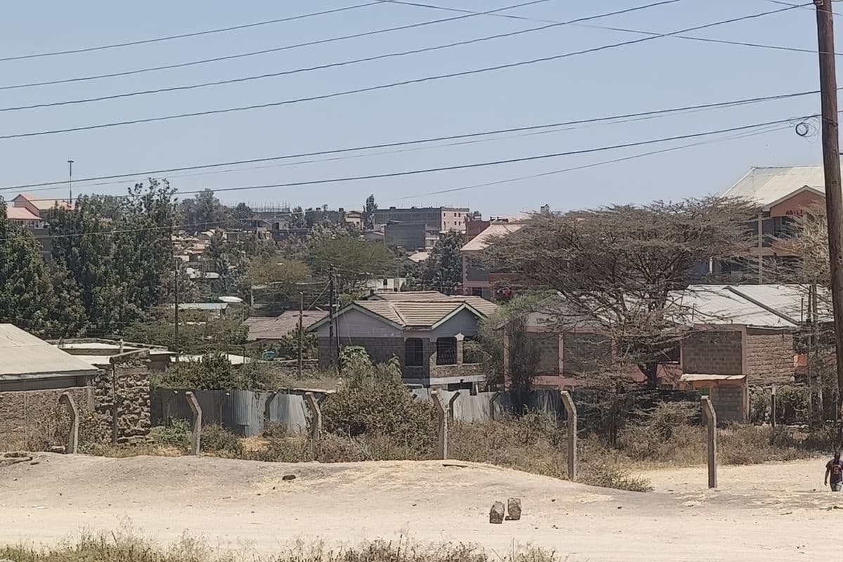 PREMIUM Dust, empty homes and a stalled Sh1.56bn road in Noonkopir, Kitengela The once promising neighbourhood has slowly turned into a nightmare, especially for dwellers along the Rongai bypass. Kajiado 25 min ago Listen