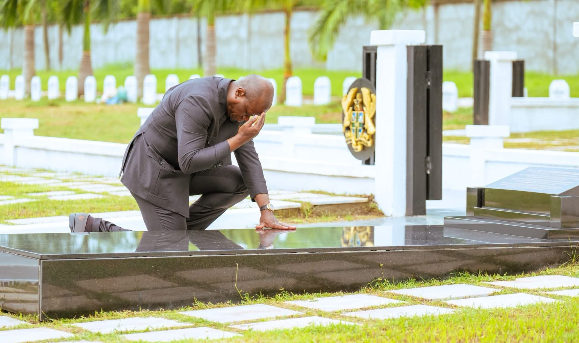 Gabonese President pays tribute to Rawlings