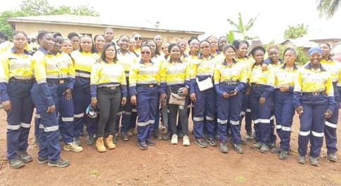 The machine doesn't control me - Women defy stereotypes in heavy-duty operations