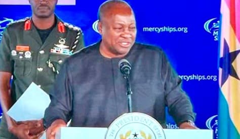 President visits medical ship, pledges support for free surgeries