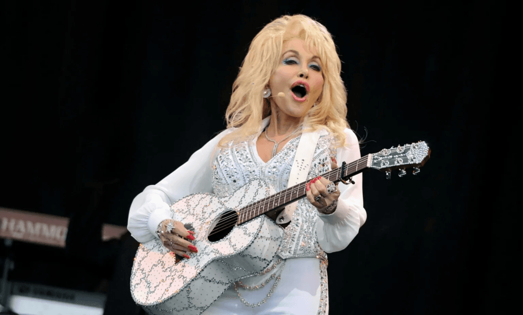 Country music legend Dolly Parton dies