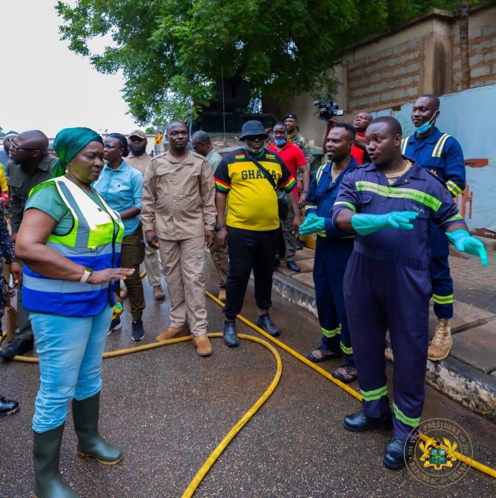 Photos: Vice President joins nationwide clean-up exercise
