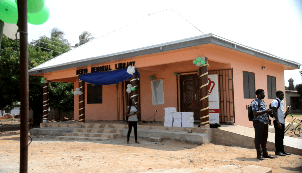 Dr Daniel Seddoh and siblings honour the memory of their mother with an ICT lab and library