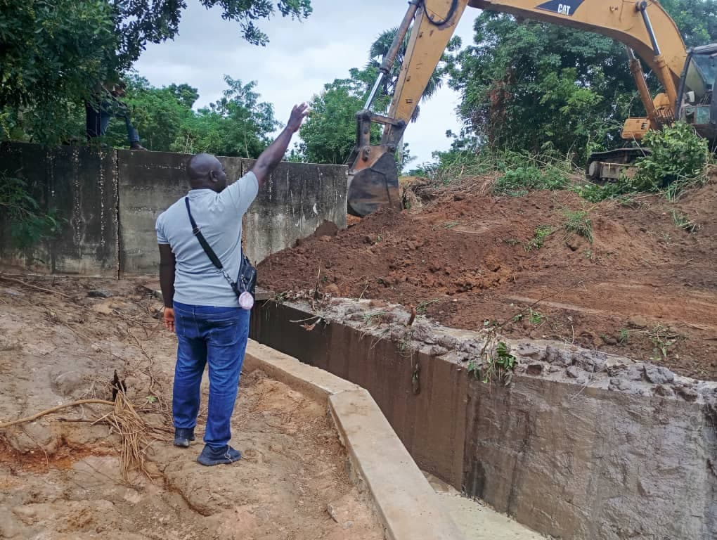Farmerline, others support farmers in Weta and Avalavi following flood devastations