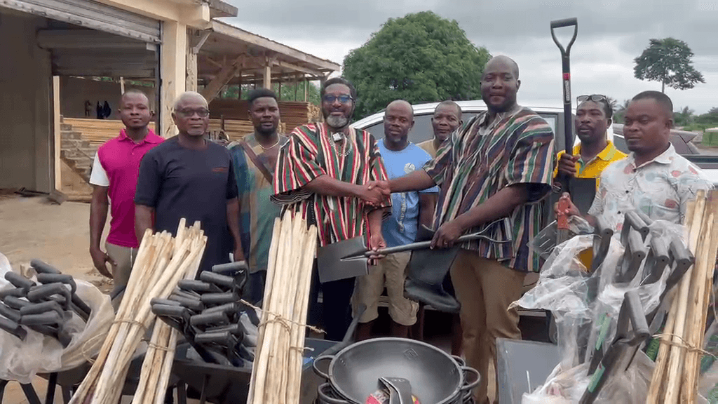 Lom Nuku Ahlijah supports Keta Municipal Assembly’s flood recovery efforts