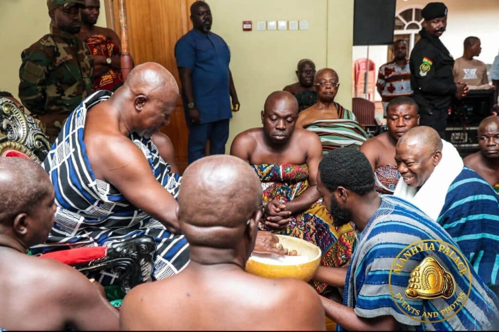 Delegation from Dagbon informs Otumfuo of the passing of Ya-Na Abukari II