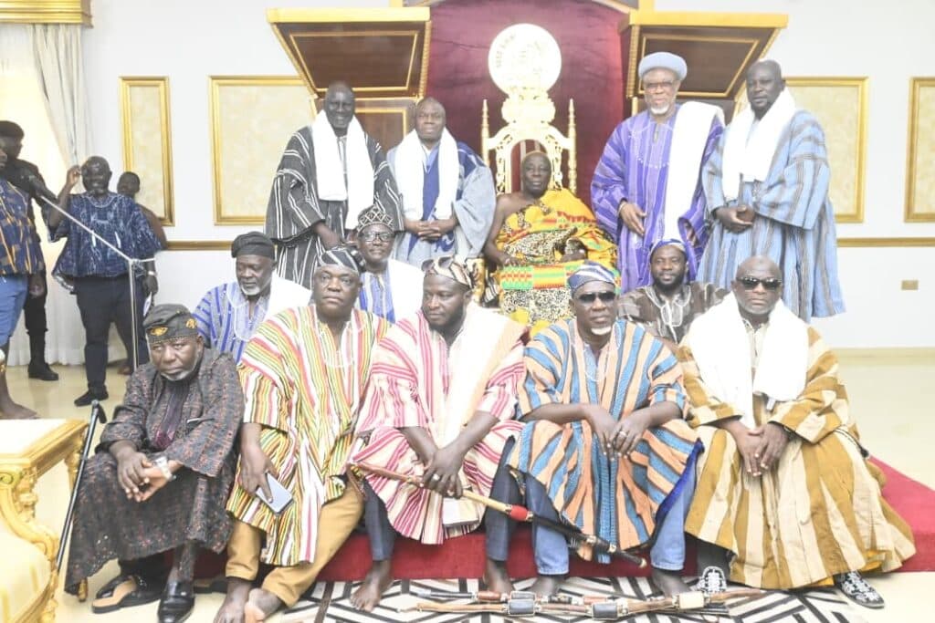 Dagbon delegation calls on Okyenhene, invites him to final funeral rites of late Yaa-Naa