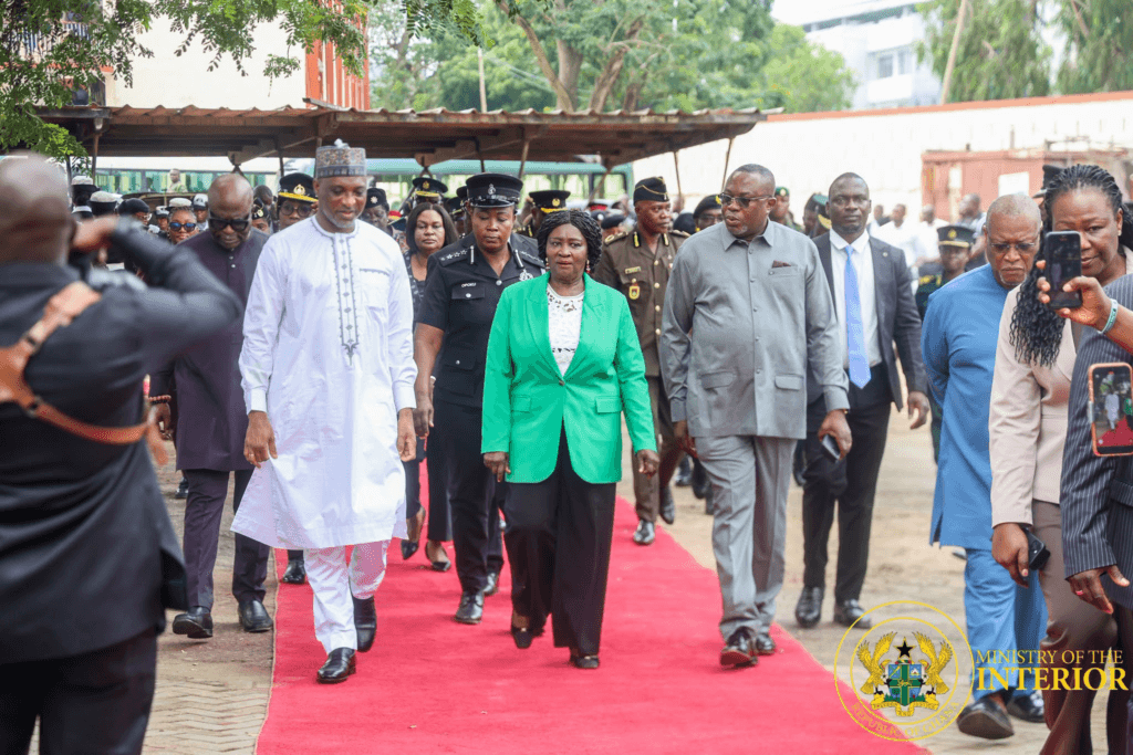 Vice President visits Interior Ministry, calls for greater public awareness and trust in security services