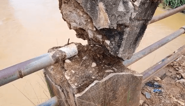 Residents alarmed as deteriorating Densu River bridge threatens lives in Nyanoa