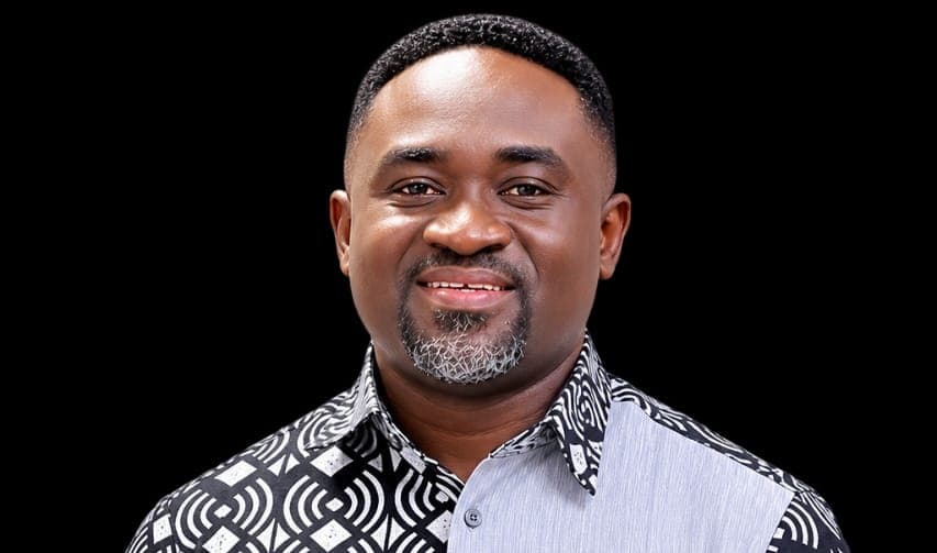 Adom Kiki turns gratitude into worship with new song ‘Nyame Aboa Me’