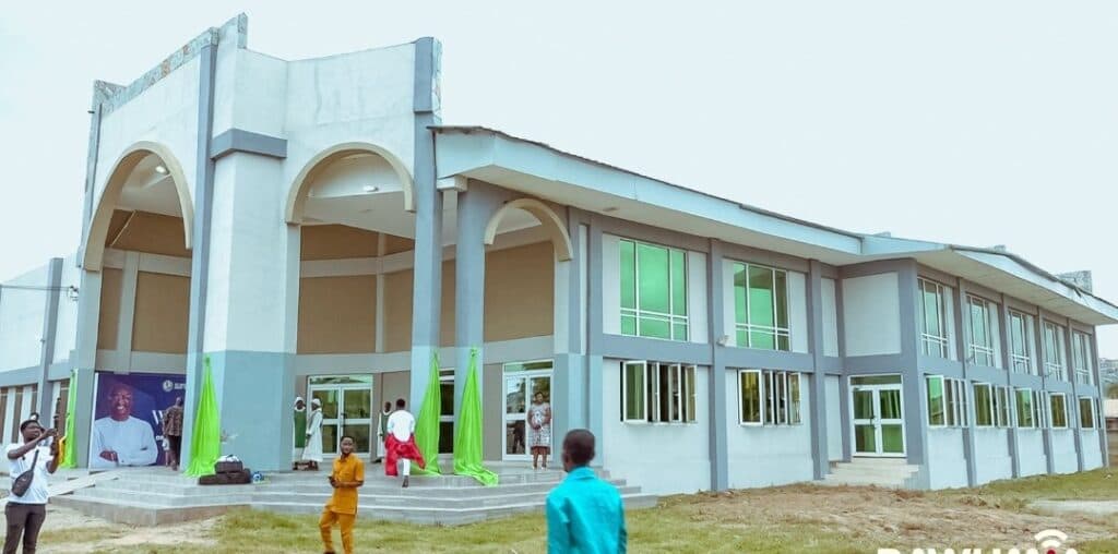 Bawumia commissions St Jude’s Catholic Church he funded to completion at Weija