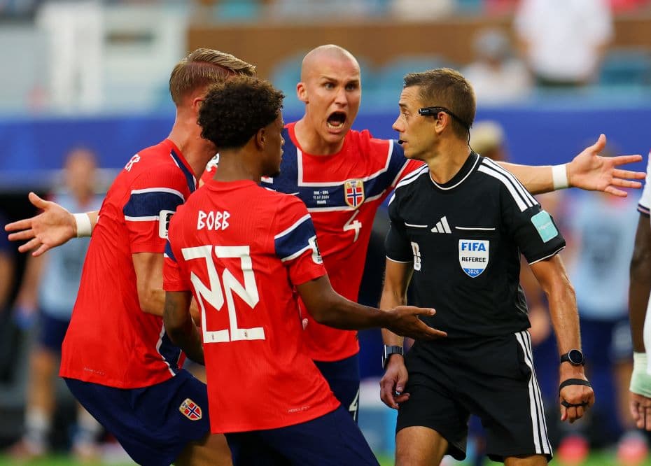 FIFA: ‘No evidence’ ball hit wire on regulation England goal