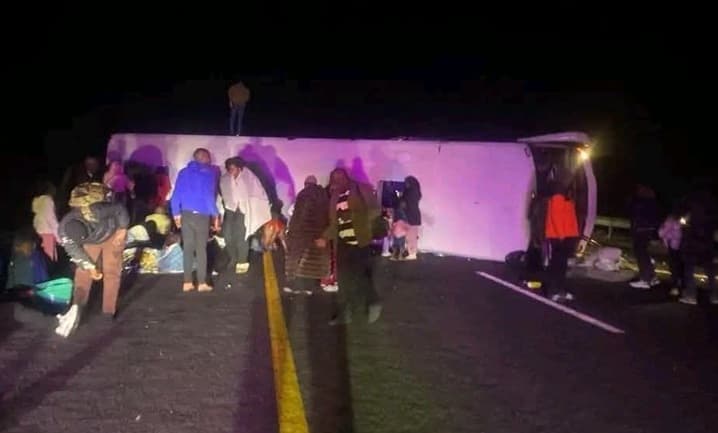 N1 shut after Free State bus crash leaves 11 dead