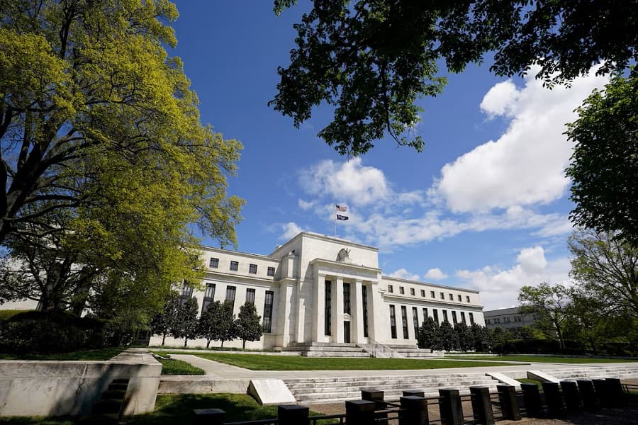 Fed holds rates steady; three policymakers dissent in favor of a hike