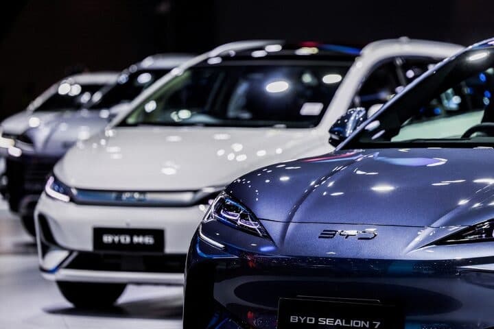 Automakers in US urge Congress to pass law banning Chinese cars
