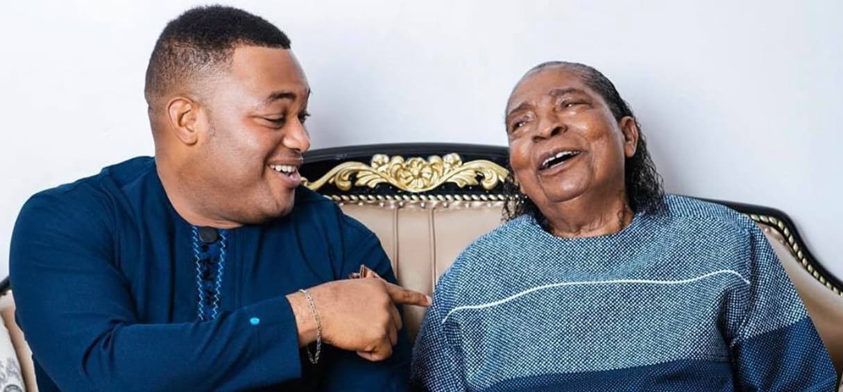 VIDEO: Kwadwo Safo Akofena Breaks Down In Tears After Apostle Kwadwo Safo’s Will Is Finally Read
